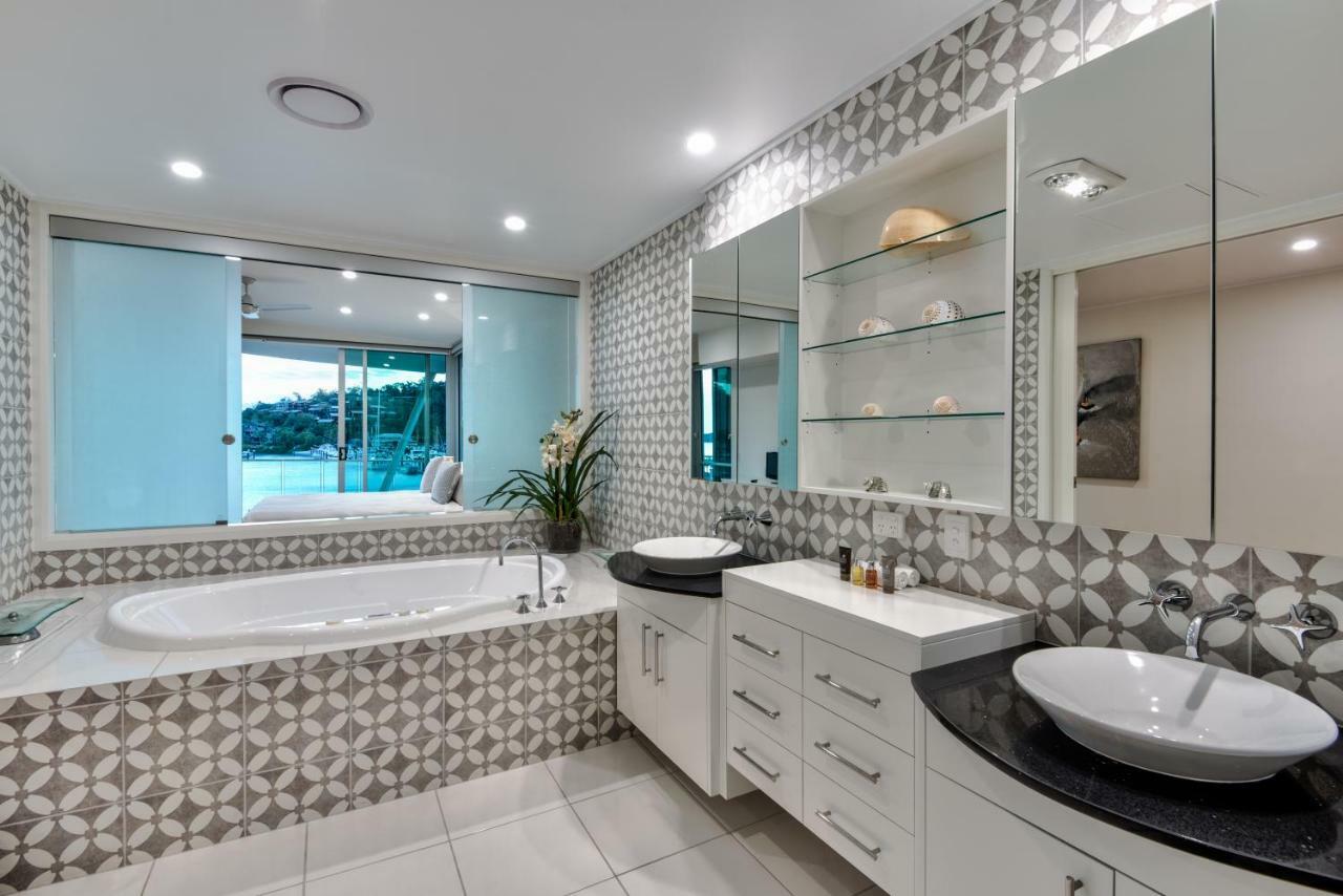Pavillions Penthouse 25 - Luxury Waterfront Apartment With Private Roof Top Pool And Buggy Hamilton Island Exterior foto