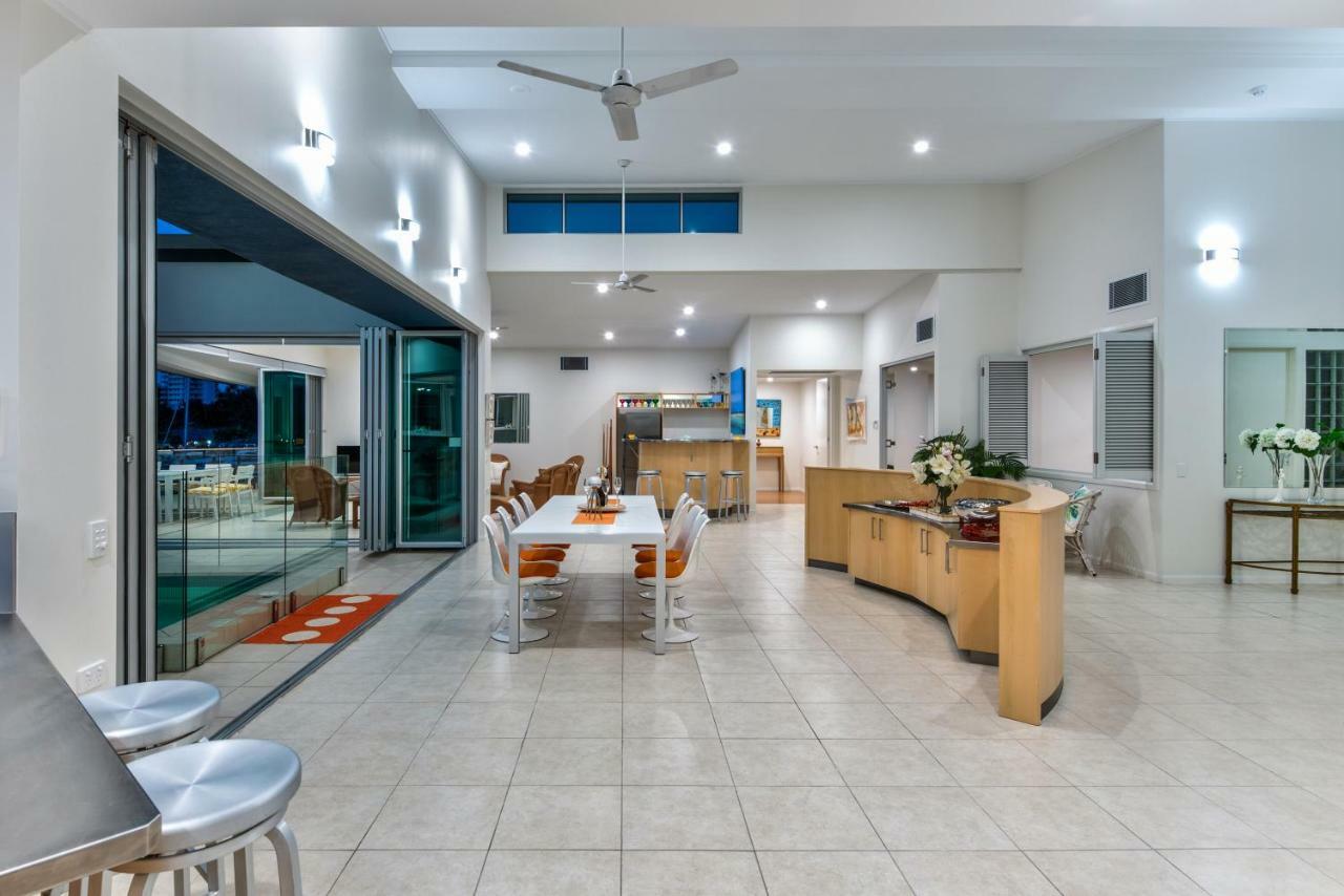 Pavillions Penthouse 25 - Luxury Waterfront Apartment With Private Roof Top Pool And Buggy Hamilton Island Exterior foto
